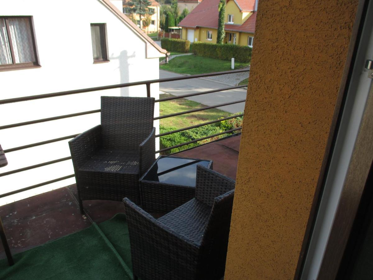 Appartamento Rd Cerncin Bucovice Esterno foto