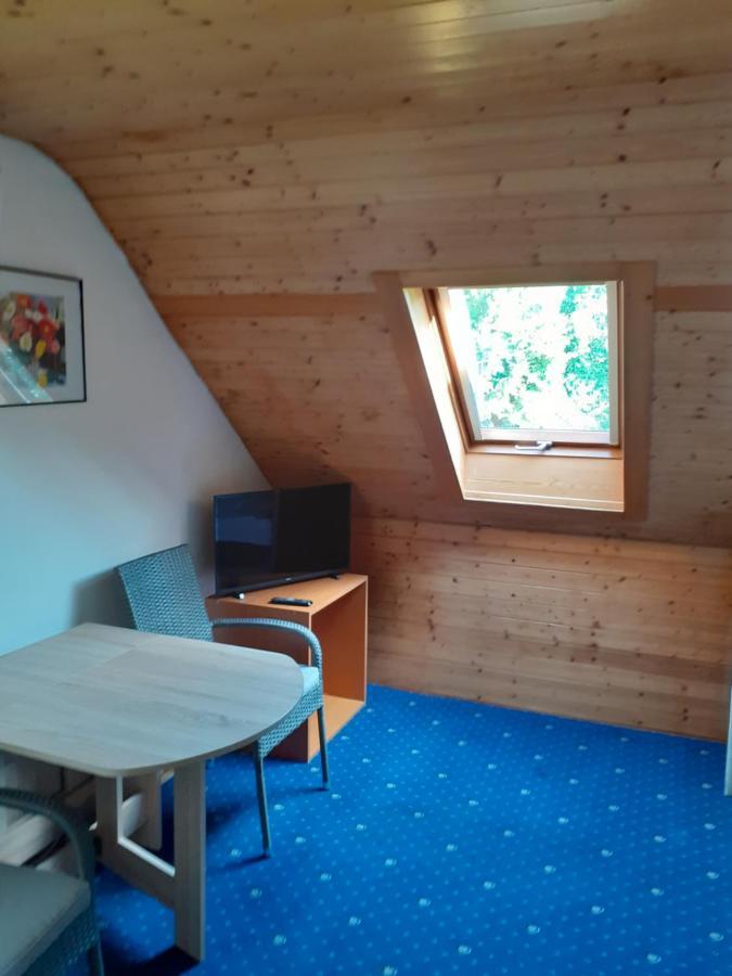 Appartamento Rd Cerncin Bucovice Esterno foto