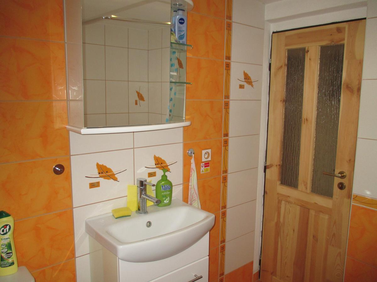 Appartamento Rd Cerncin Bucovice Esterno foto